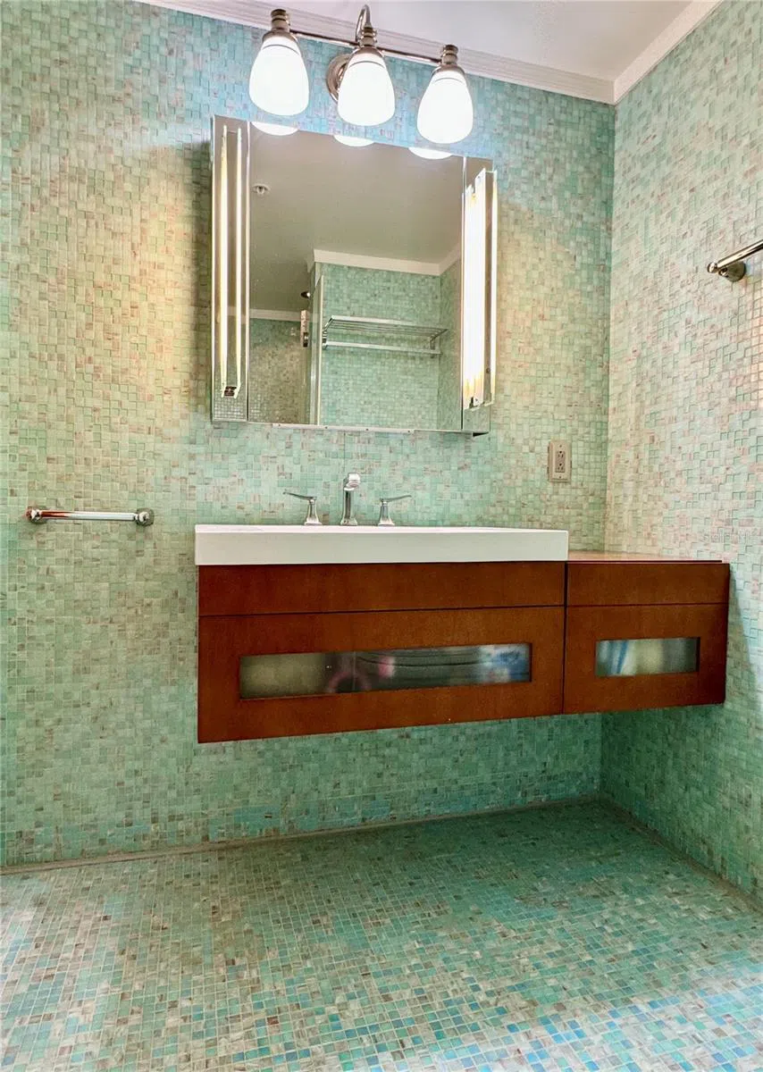 1500 OCEAN DRIVE #905 Miami Beach, FL 33139