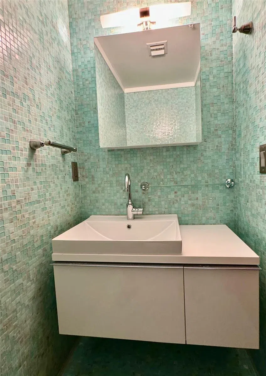 1500 OCEAN DRIVE #905 Miami Beach, FL 33139