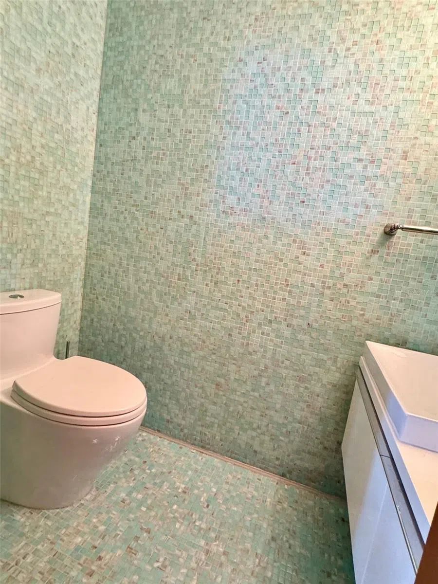 1500 OCEAN DRIVE #905 Miami Beach, FL 33139