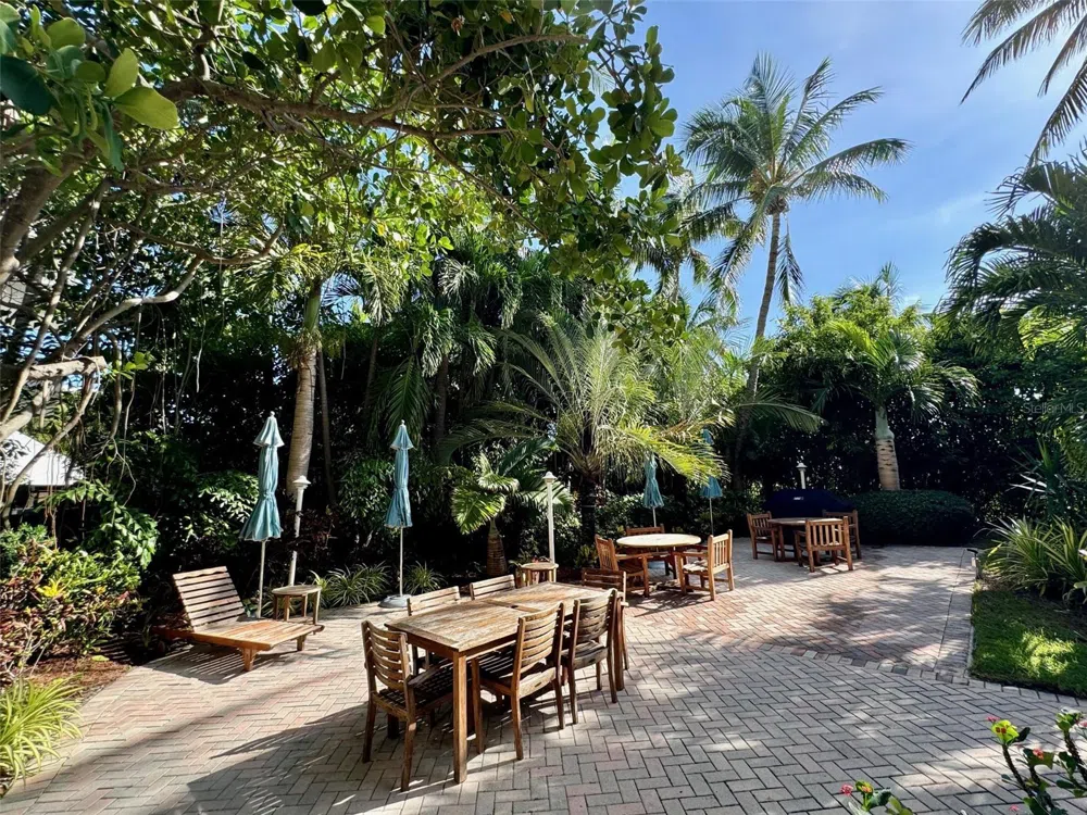 1500 OCEAN DRIVE #905 Miami Beach, FL 33139