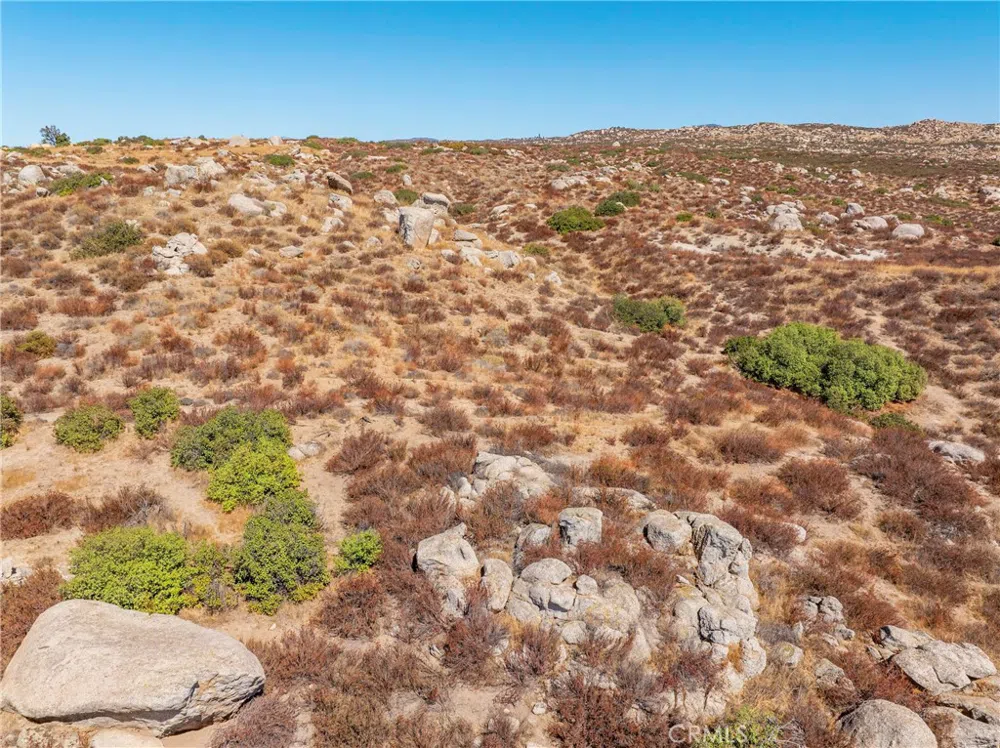 APN  571-210-016 Sage, CA 92544