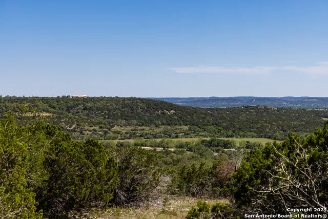 179 Countless Views Dr Kerrville, TX 78028