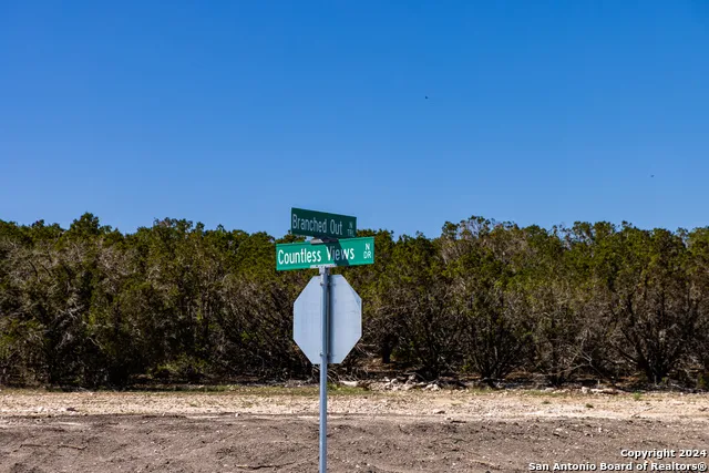 179 Countless Views Dr Kerrville, TX 78028