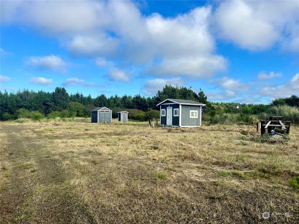2081 State Route 105 Highway Grayland, WA 98547