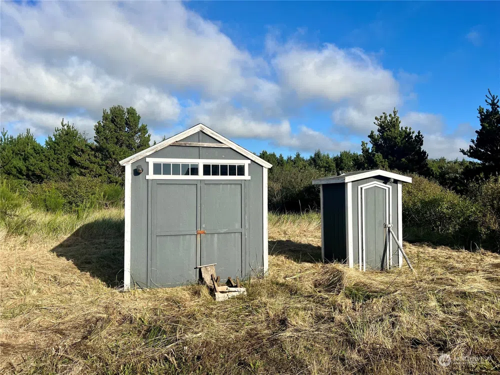 2081 State Route 105 Highway Grayland, WA 98547