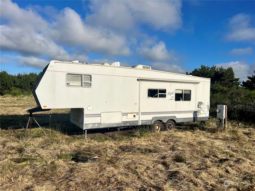 2081 State Route 105 Highway Grayland, WA 98547