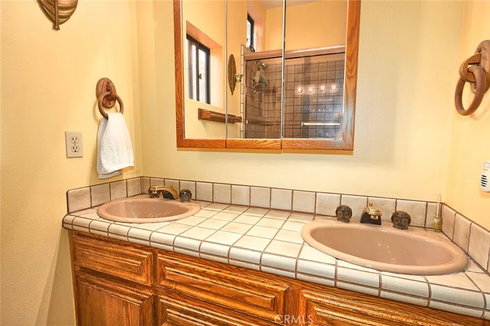 23109 Cardinal Road Wrightwood, CA 93563