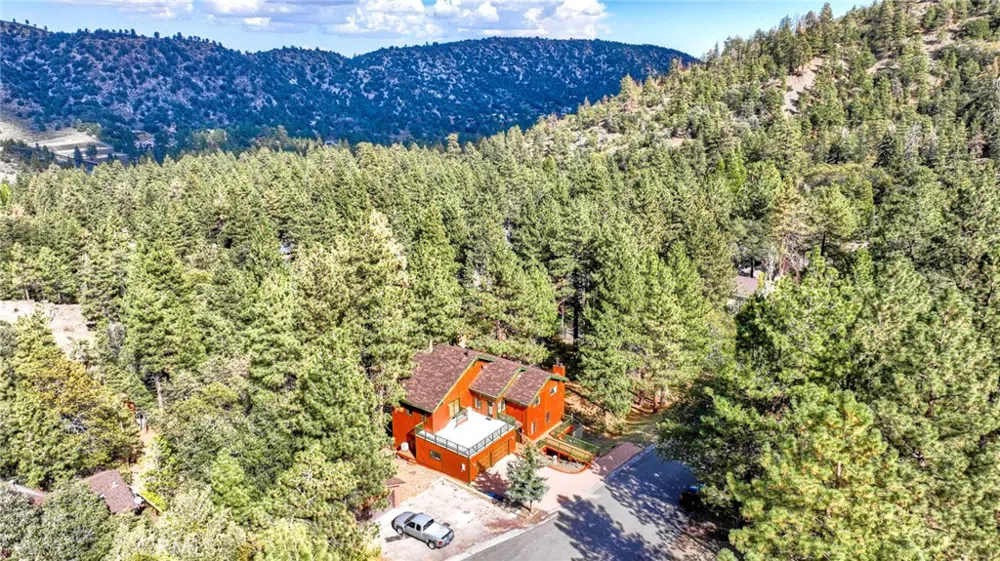 23109 Cardinal Road Wrightwood, CA 93563