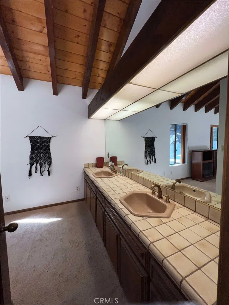23109 Cardinal Road Wrightwood, CA 93563