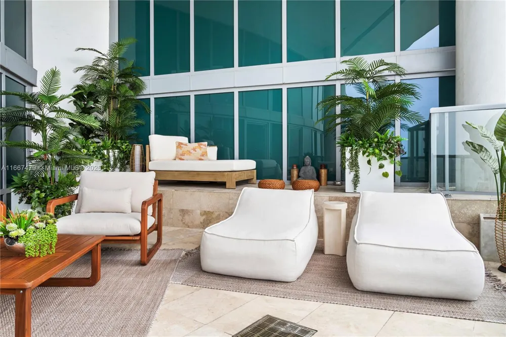 101 20th St Th B #TH-B 1505 Miami Beach, FL 33139