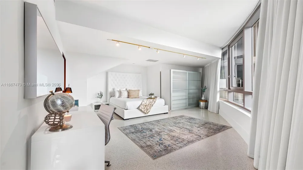 101 20th St Th B #TH-B 1505 Miami Beach, FL 33139
