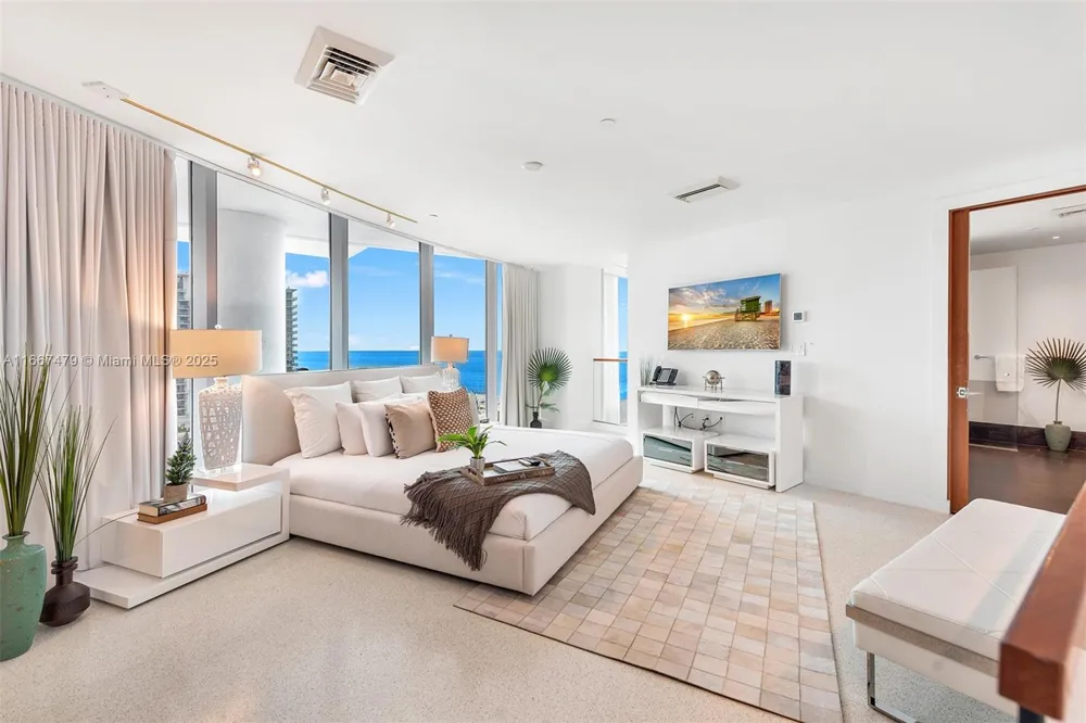 101 20th St Th B #TH-B 1505 Miami Beach, FL 33139