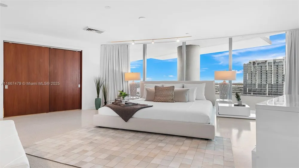101 20th St Th B #TH-B 1505 Miami Beach, FL 33139