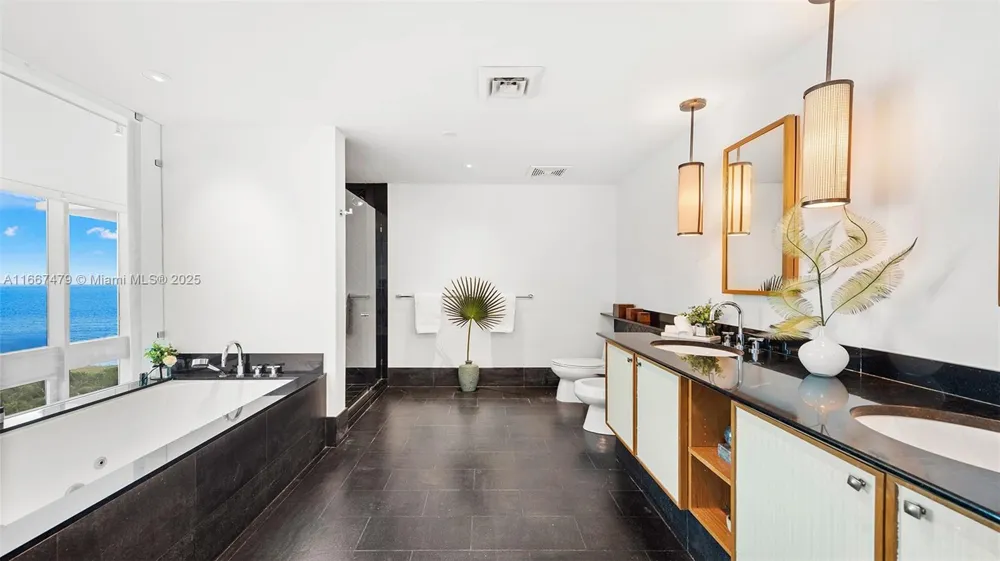 101 20th St Th B #TH-B 1505 Miami Beach, FL 33139