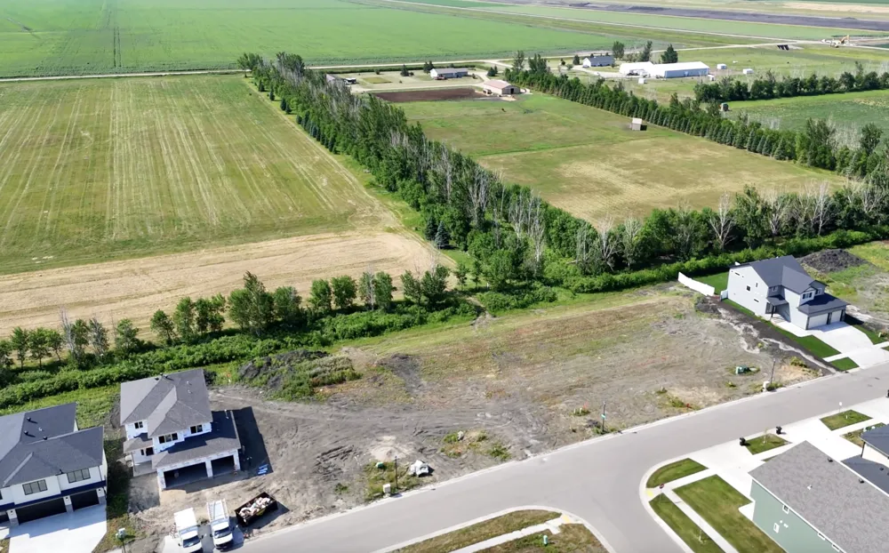 997 61st Avenue W West Fargo, ND 58078