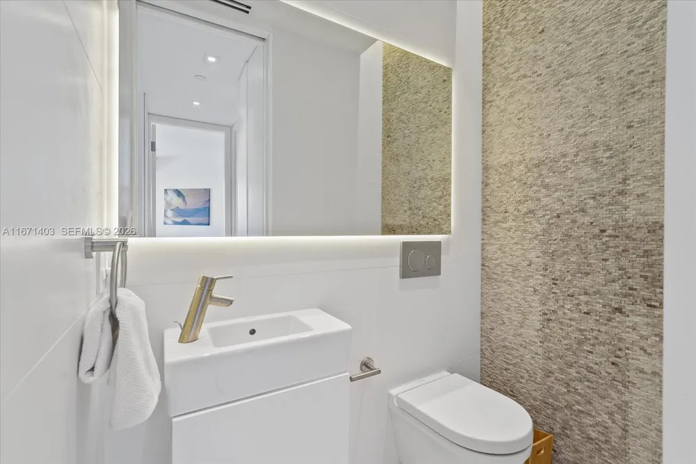 15713 Fisher Island Dr #15713 Miami Beach, FL 33109