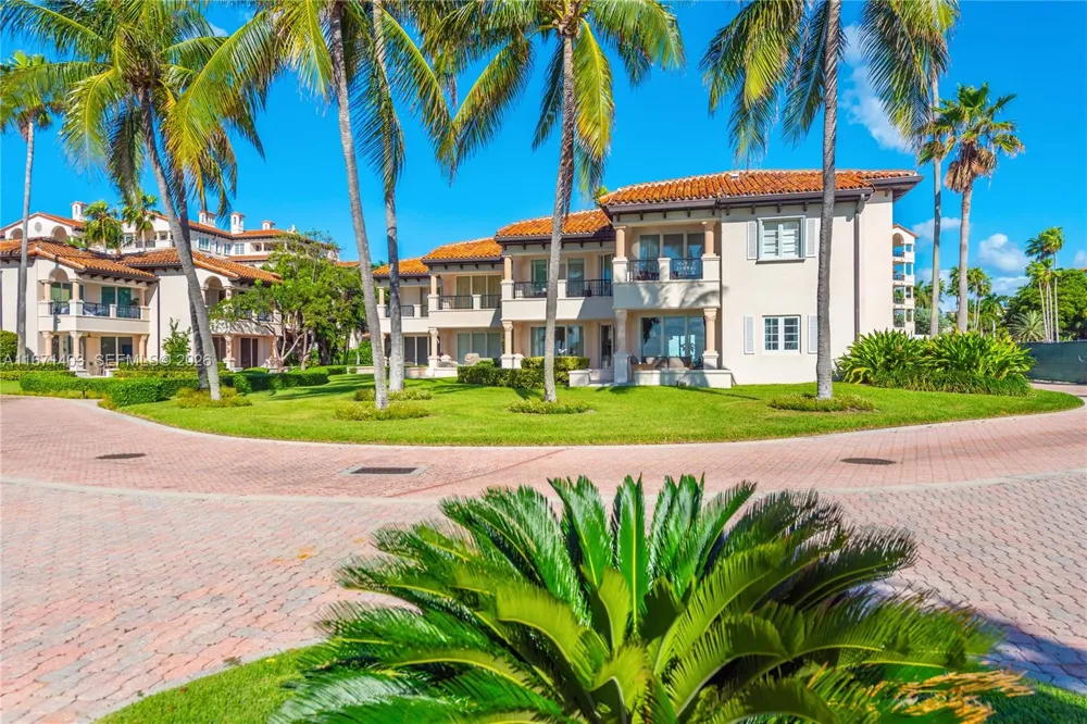 15713 Fisher Island Dr #15713 Miami Beach, FL 33109