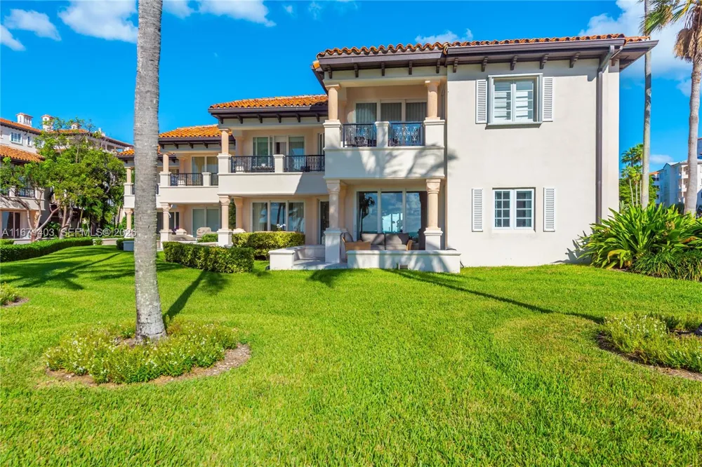 15713 Fisher Island Dr #15713 Miami Beach, FL 33109