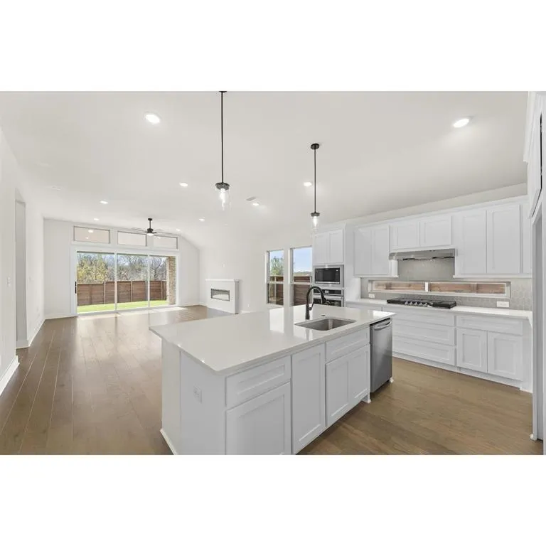 2000 Harmony Pine Way Mesquite, TX 75181