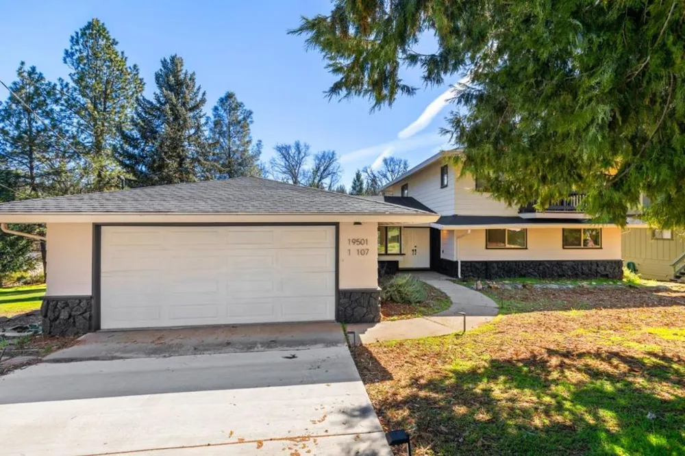 19501 Chaffee Circle Groveland, CA 95321