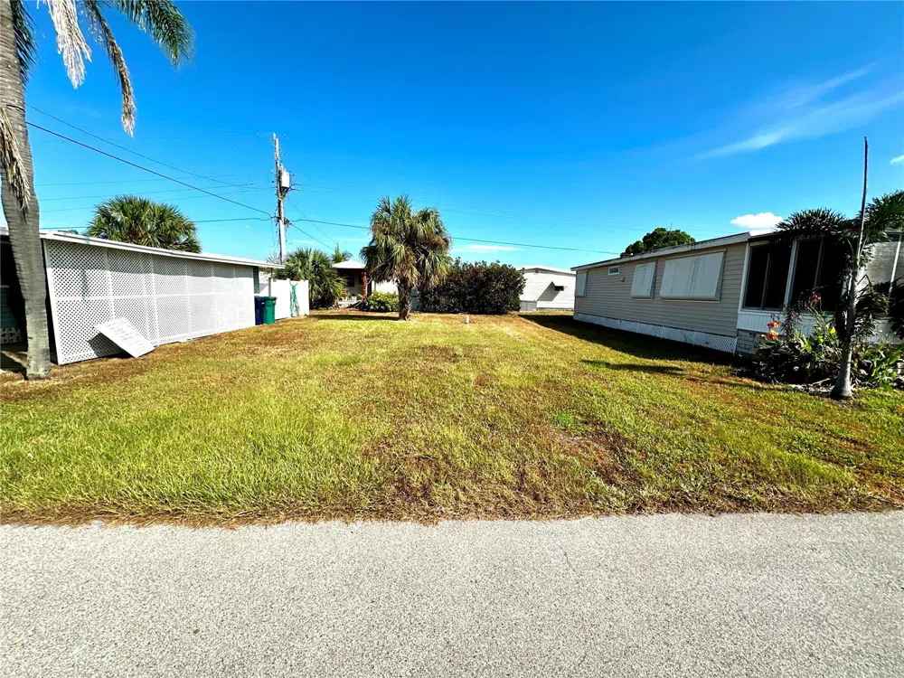 23 FLORES DRIVE Palmetto, FL 34221