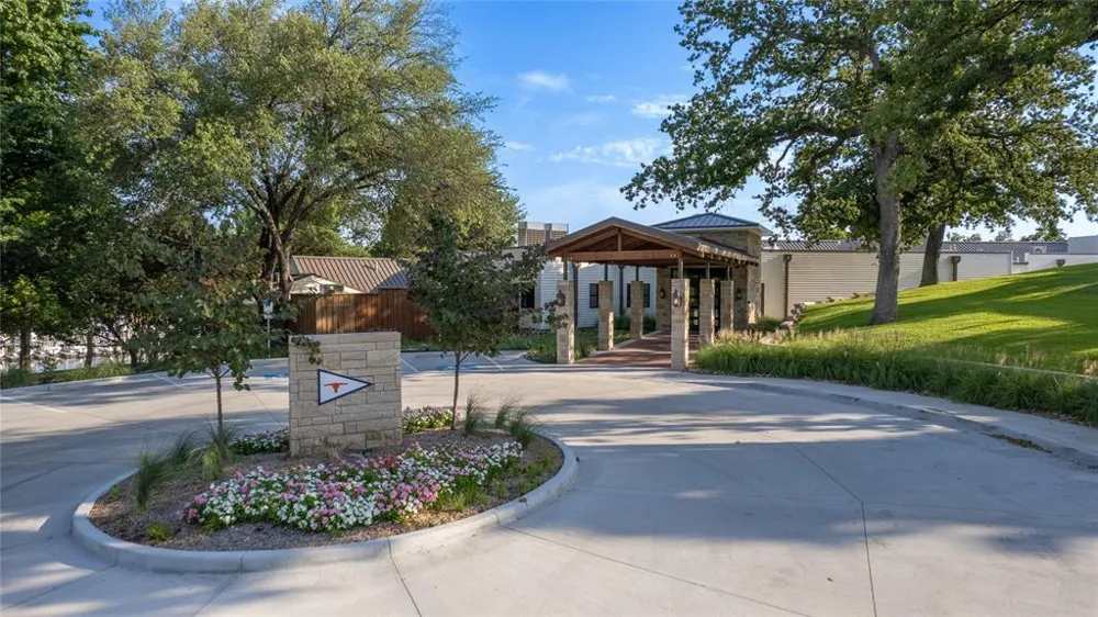 1800 S Laguna S Pelican Bay, TX 76020