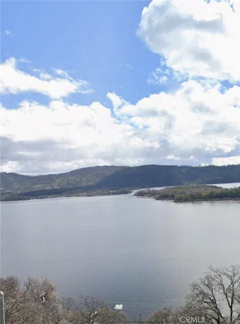 12115 Lakeview Drive
