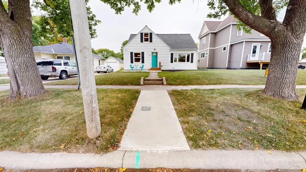 27 Division Street #airbb Clara City, MN 56222