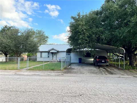 305 Laredo Street