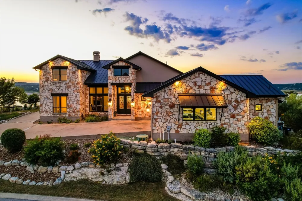 1612 Watercliffe Drive