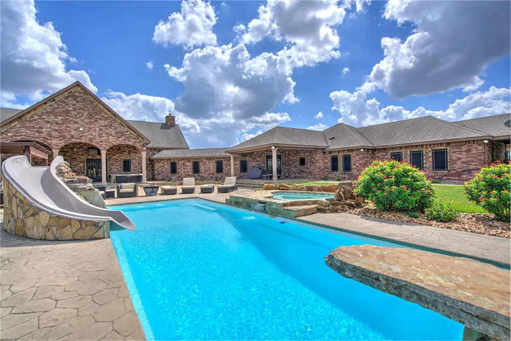 244 County Road 373 Sandia, TX 78383