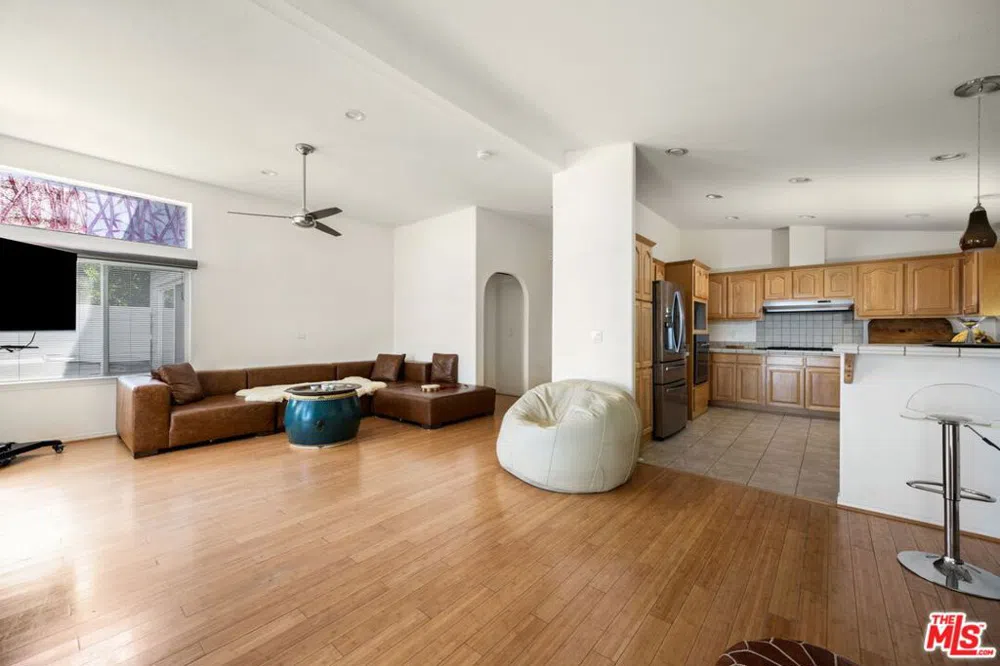 1130 Mohawk Topanga, CA 90290