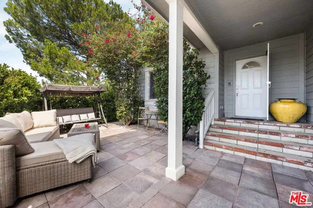 1130 Mohawk Topanga, CA 90290