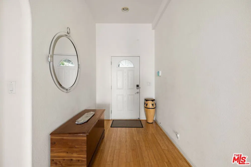 1130 Mohawk Topanga, CA 90290