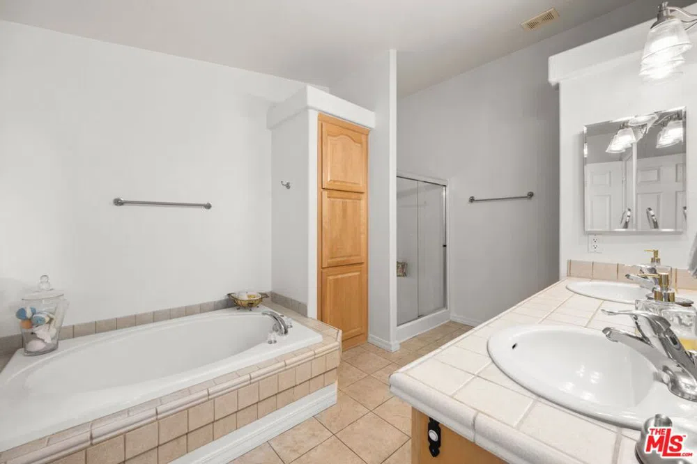 1130 Mohawk Topanga, CA 90290