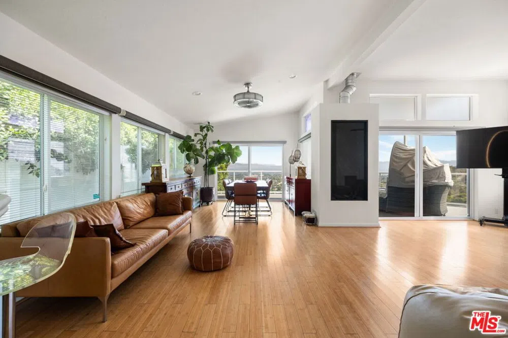 1130 Mohawk Topanga, CA 90290