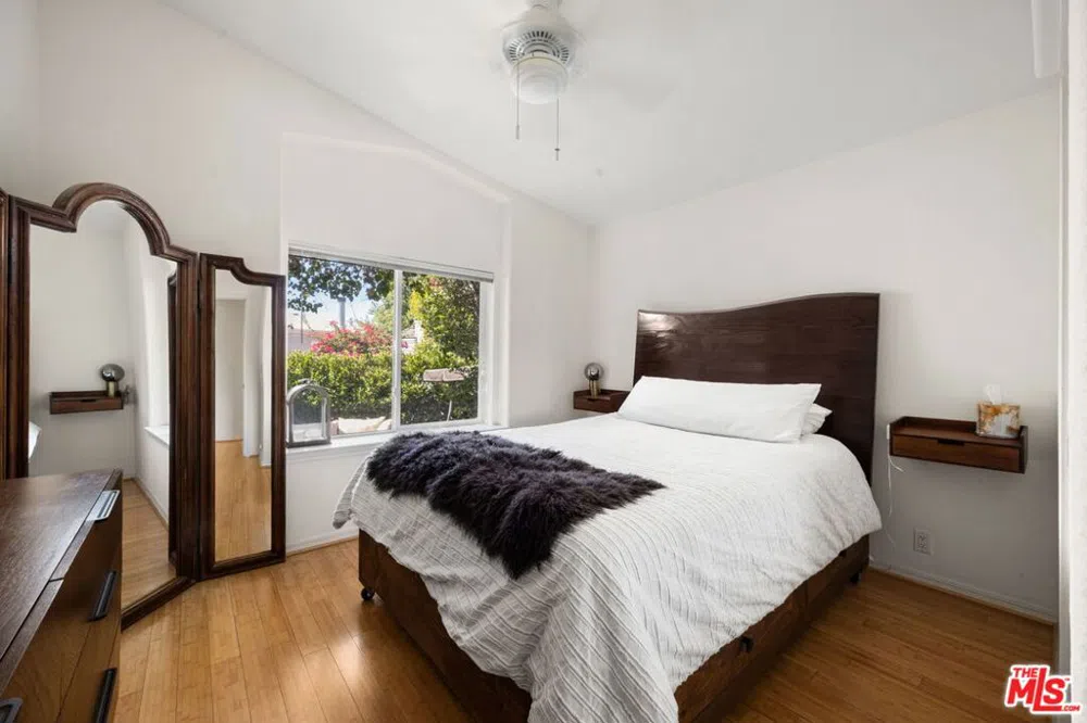 1130 Mohawk Topanga, CA 90290