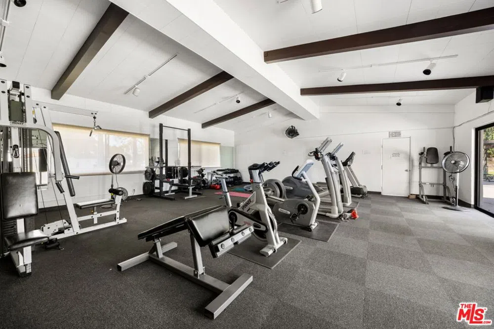 1130 Mohawk Topanga, CA 90290