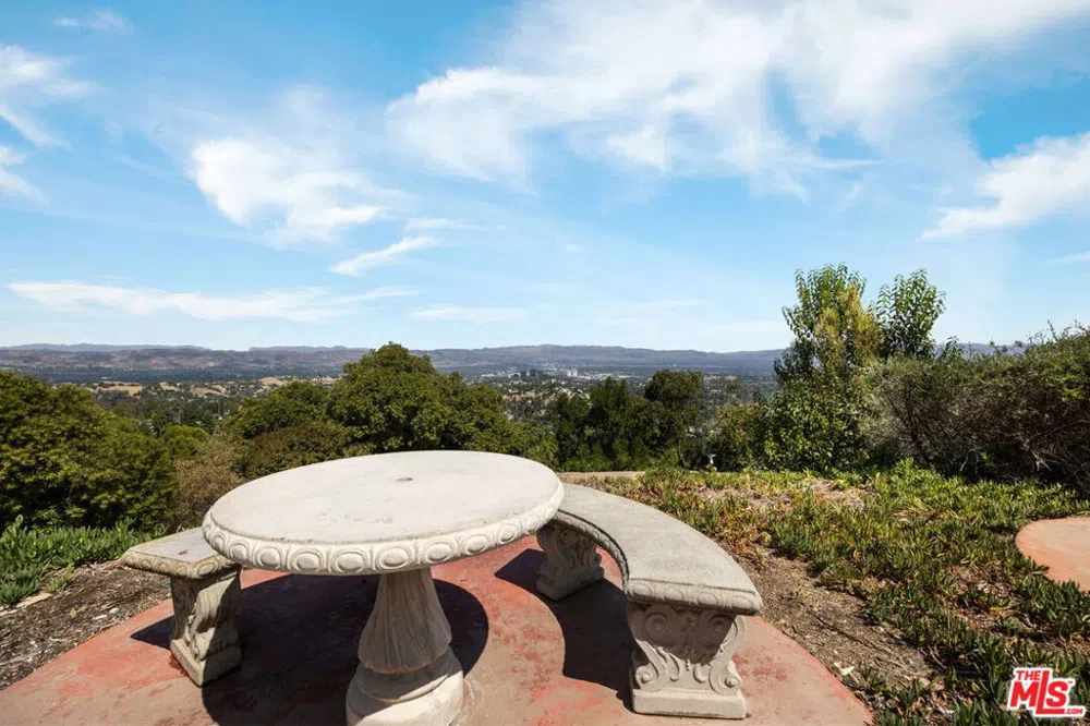1130 Mohawk Topanga, CA 90290