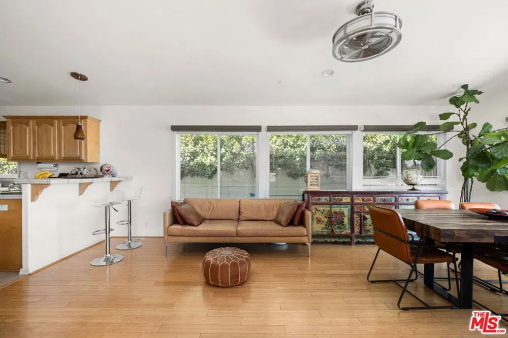 1130 Mohawk Topanga, CA 90290
