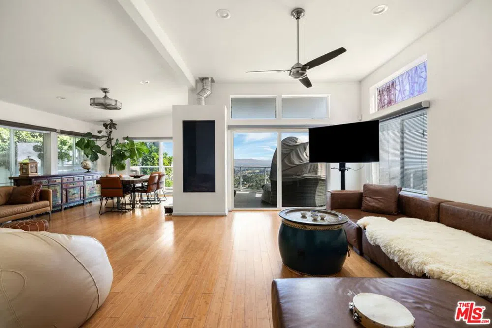 1130 Mohawk Topanga, CA 90290