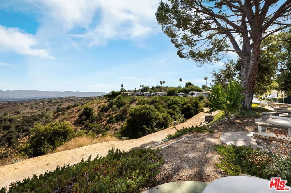 1130 Mohawk Topanga, CA 90290
