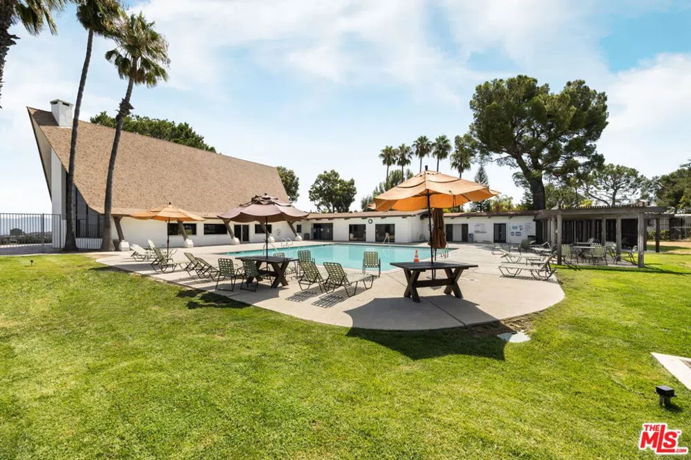 1130 Mohawk Topanga, CA 90290