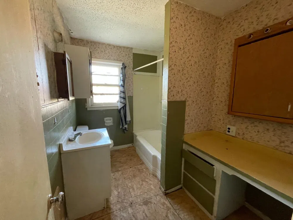 1205 Ave M Ralls, TX 79357