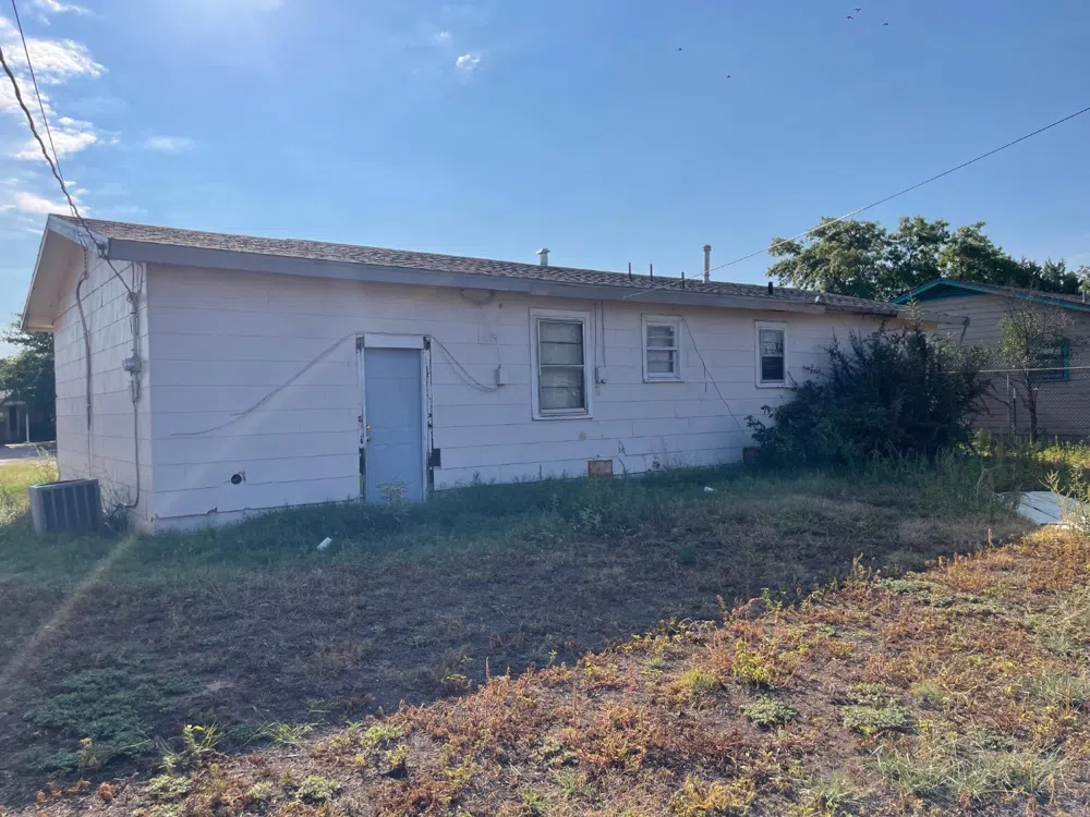 1205 Ave M Ralls, TX 79357