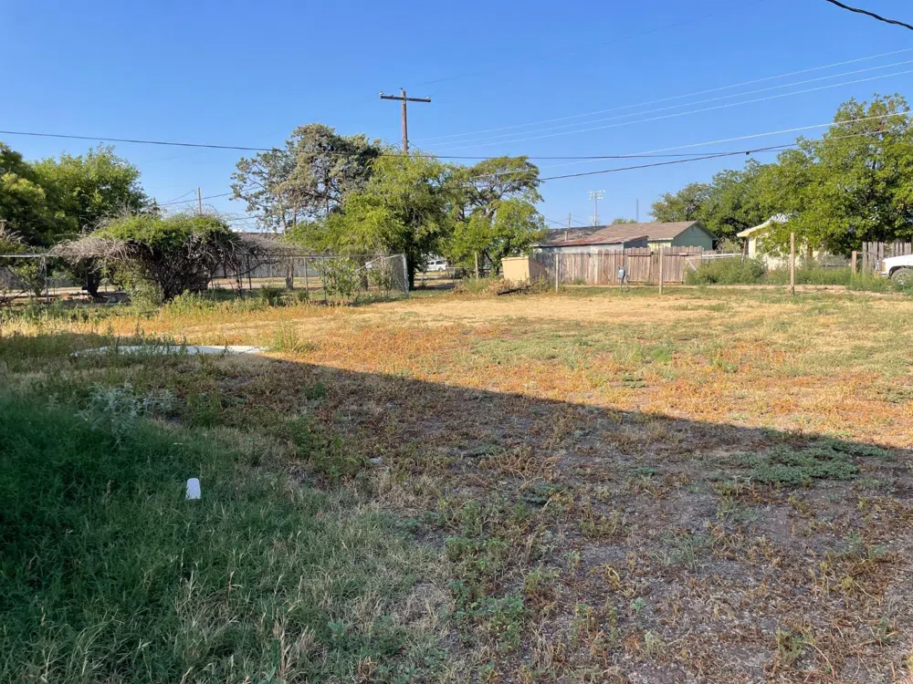 1205 Ave M Ralls, TX 79357