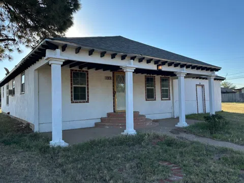 1008 Ave H
