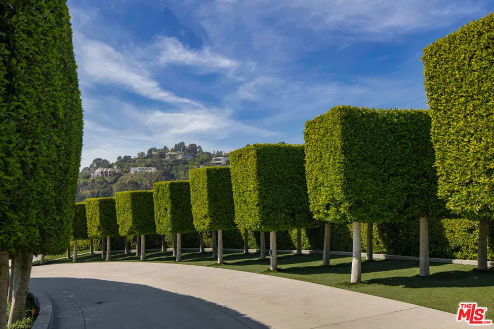 1261 Angelo Drive Beverly Hills, CA 90210