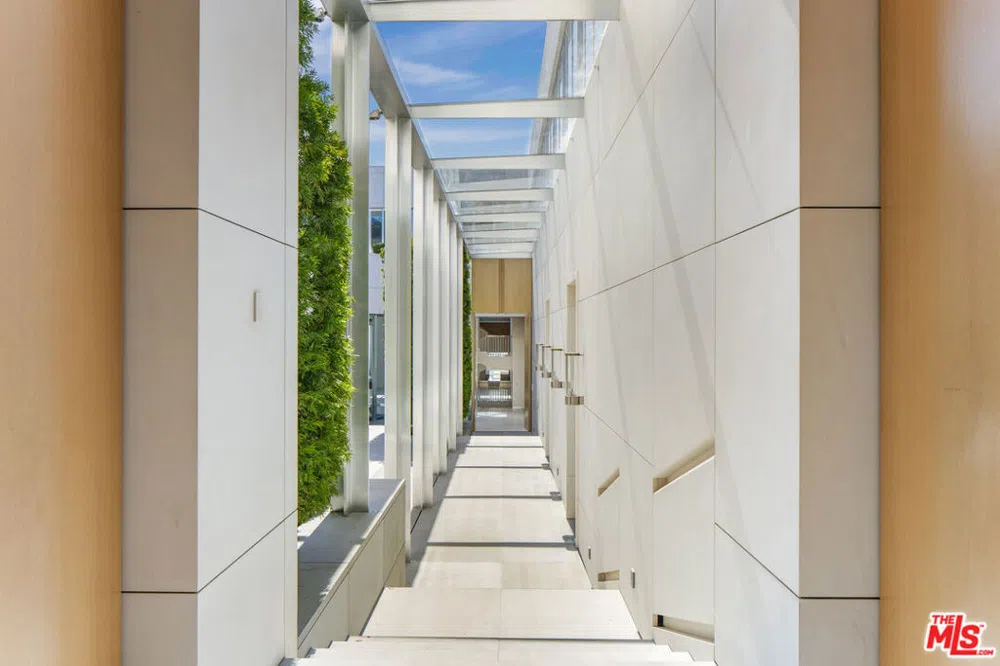 1261 Angelo Drive Beverly Hills, CA 90210