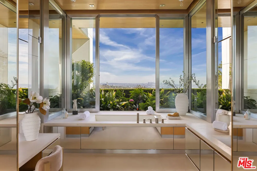 1261 Angelo Drive Beverly Hills, CA 90210